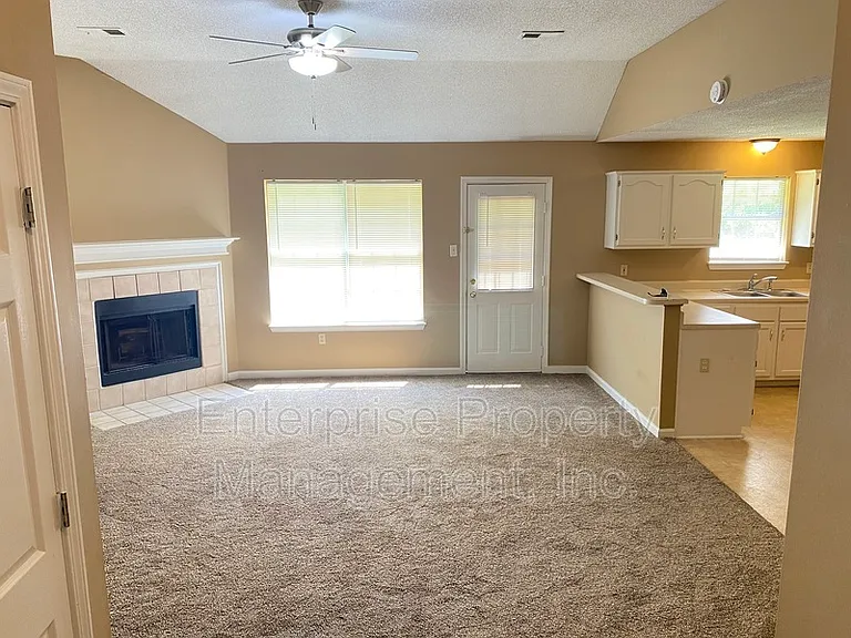 4444 Longtree Cv — Photo 4