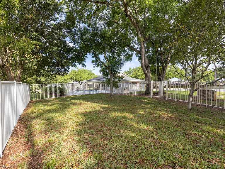 6537 SE Federal Hwy #101 — Photo 21