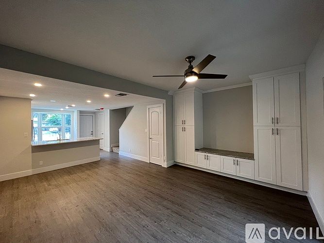 1st image of 2511 NE 15th St #2511