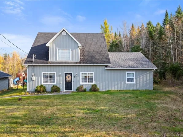 82 Lint Dr, Douglas, NB E3G 9N7