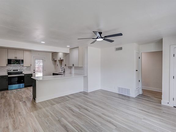 5th image of 1011 E Alan Ave