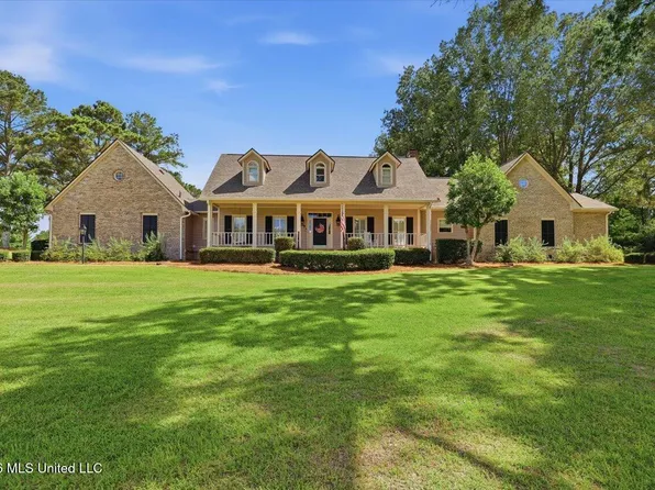 101 Lauren Ln, Clinton, MS 39056