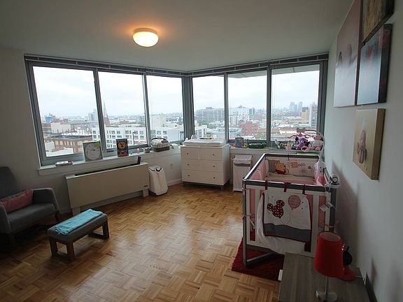 2nd image of 4704 Center Blvd #1114
