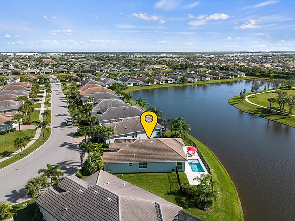 3rd image of 12193 SW Jasper Lake Way