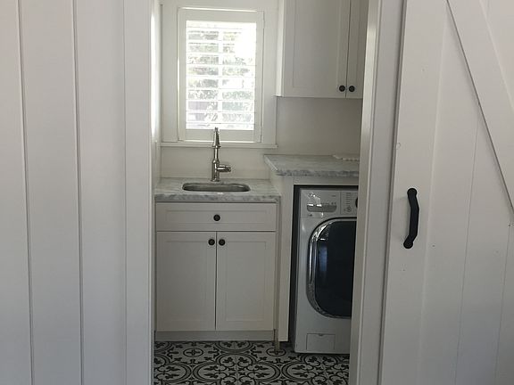 4th image of 125 Montair Dr