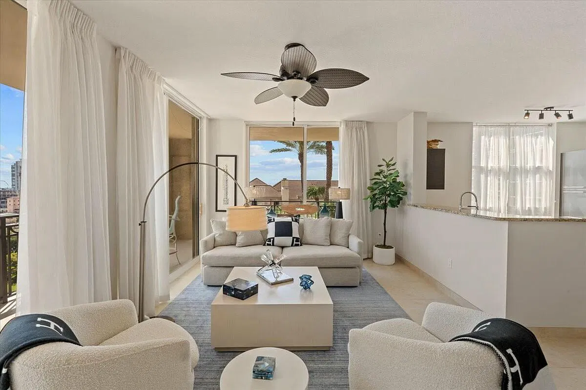 550 Okeechobee Blvd — Photo 1