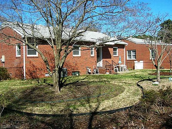 5th image of 237 Forsythe St