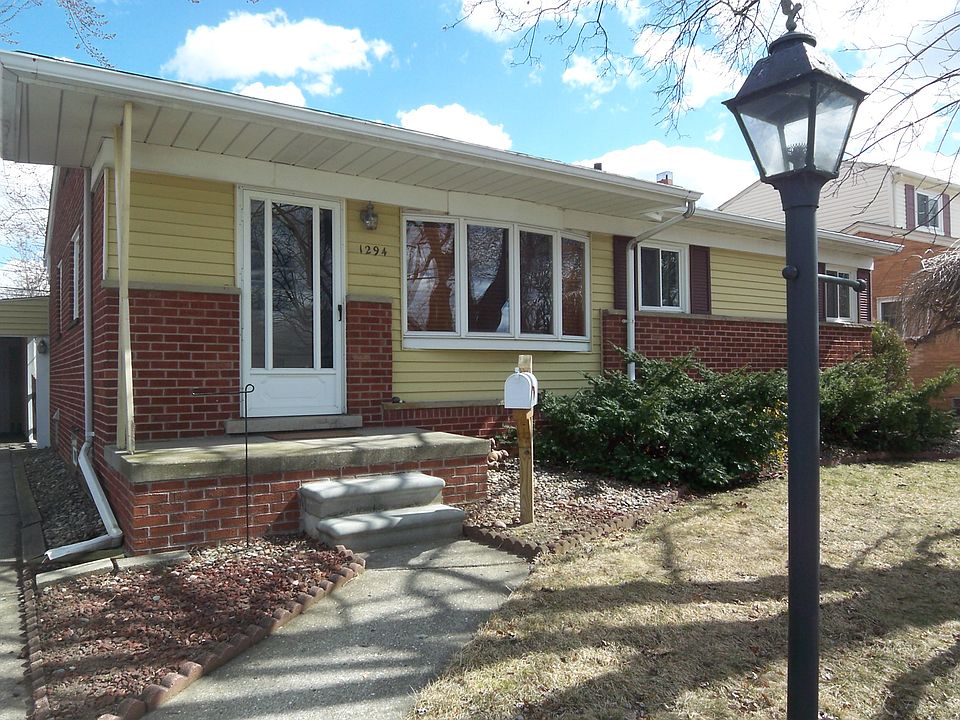 1st image of 1294 N Selfridge Blvd