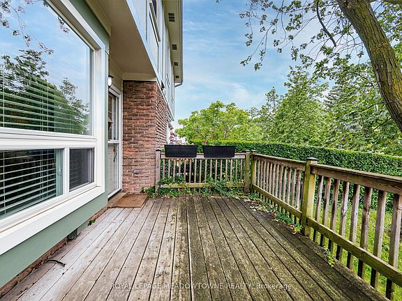 5th image of 37 Salisbury Cir