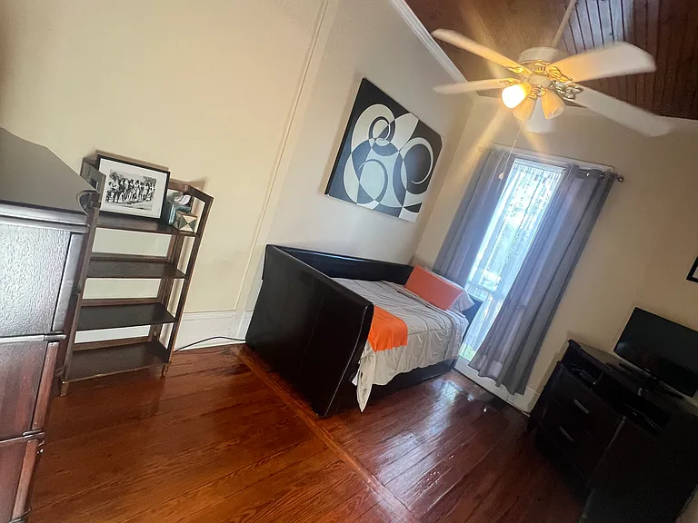 6038 Perrier St — Photo 15