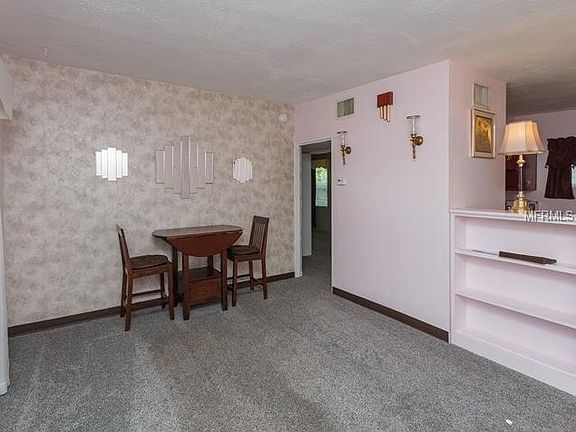 3rd image of 1939 Carrigan Ave