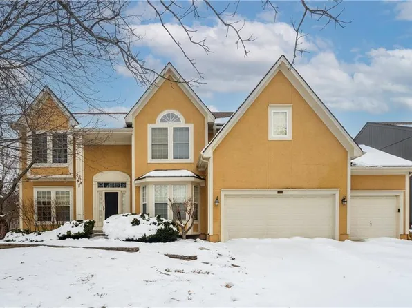 15761 Cedar St, Overland Park, KS 66224