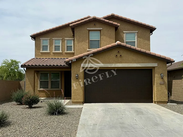 6802 N 86th Ln — Photo 2