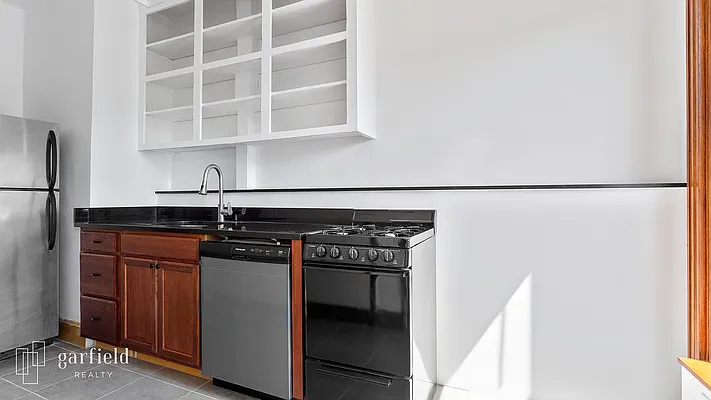 Rented by Garfield Realty  | media 10