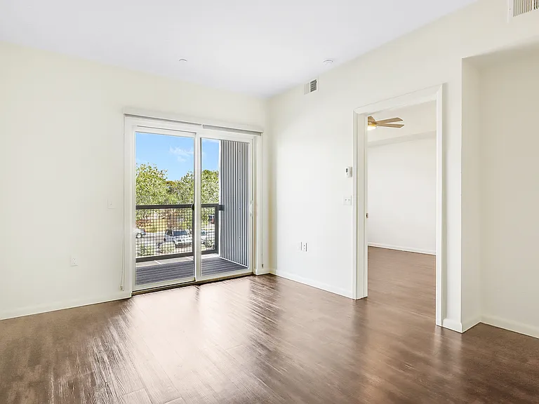 Unit 204 has exact layout as 206 "Rail Runner" (Called "Red River" in virtual tour)