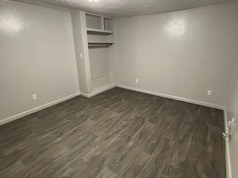 9256 7th Ave — Photo 8