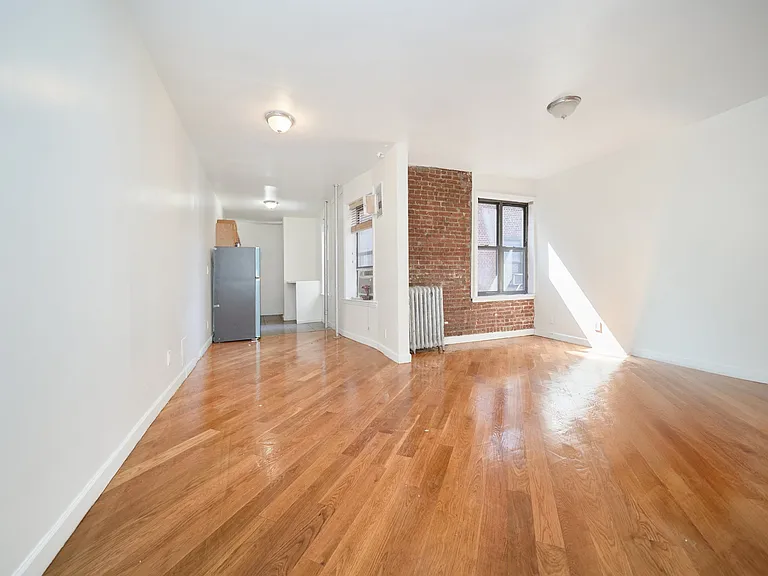 370 Fort Washington Ave #403 — Photo 1