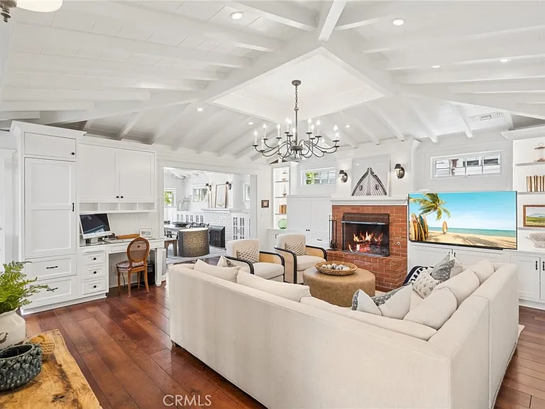 2035 Miramar Dr — Photo 12