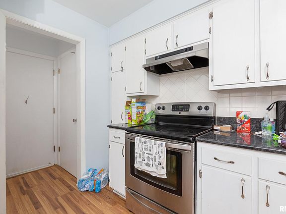 3rd image of 2948-50 14th Ave