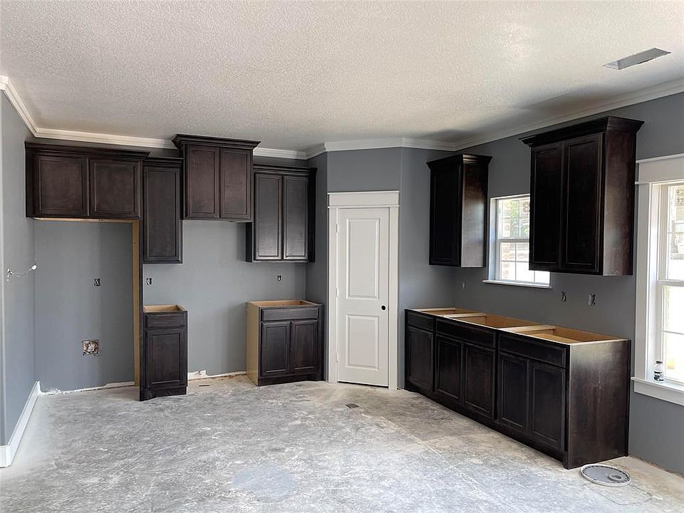 2nd image of 3444 Sheldon Ave