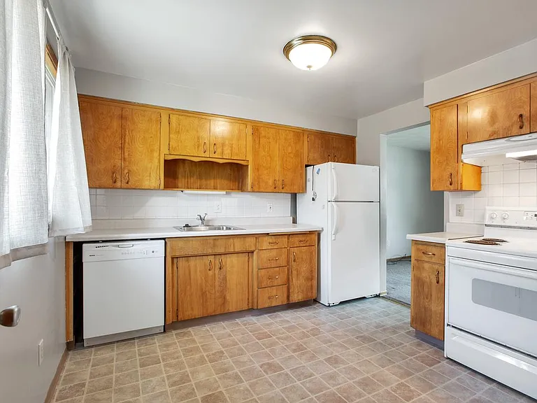 3106 N Washington St — Photo 5