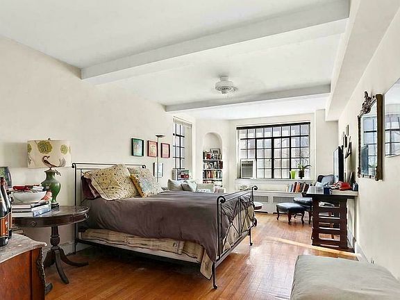 3rd image of 81 Irving Pl APT 4G