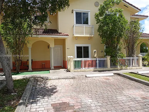 7427 NW 181st Ter #7427 Photo 1