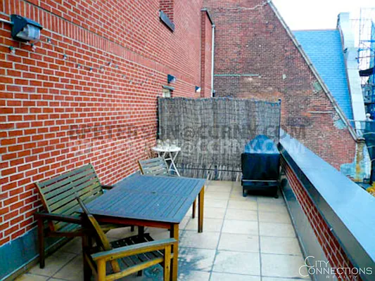 Rented by City Connections Realty | media 32