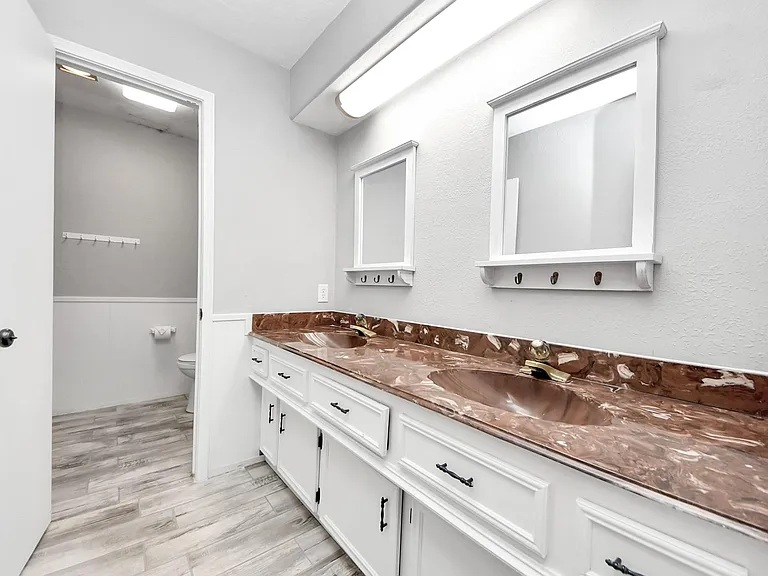 7510 Renmark Ln — Photo 23