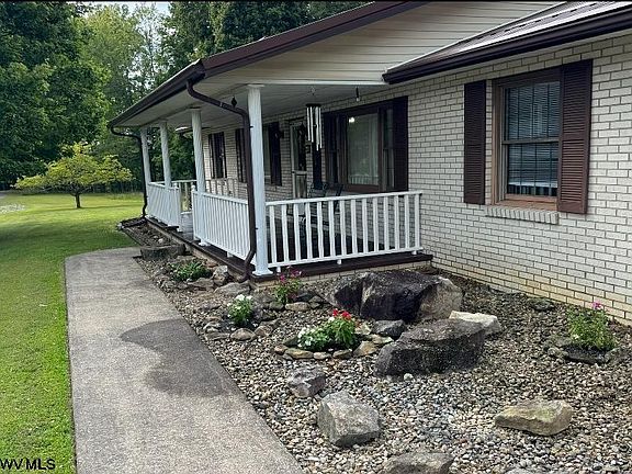 5th image of 688 N Tenney Dr
