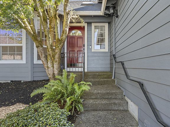 3rd image of 9260 SW Skokomish Ln