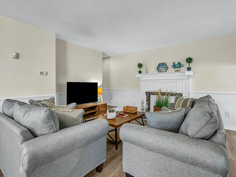 2705B Havens Dr — Photo 12