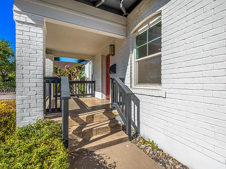 938 E Coronado Rd — Photo 76