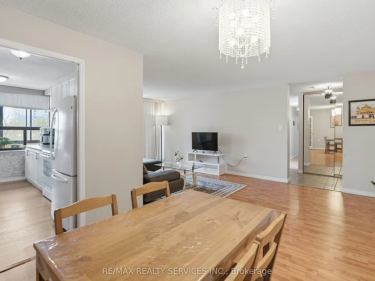 18 Knightsbridge Rd #304 — Photo 10