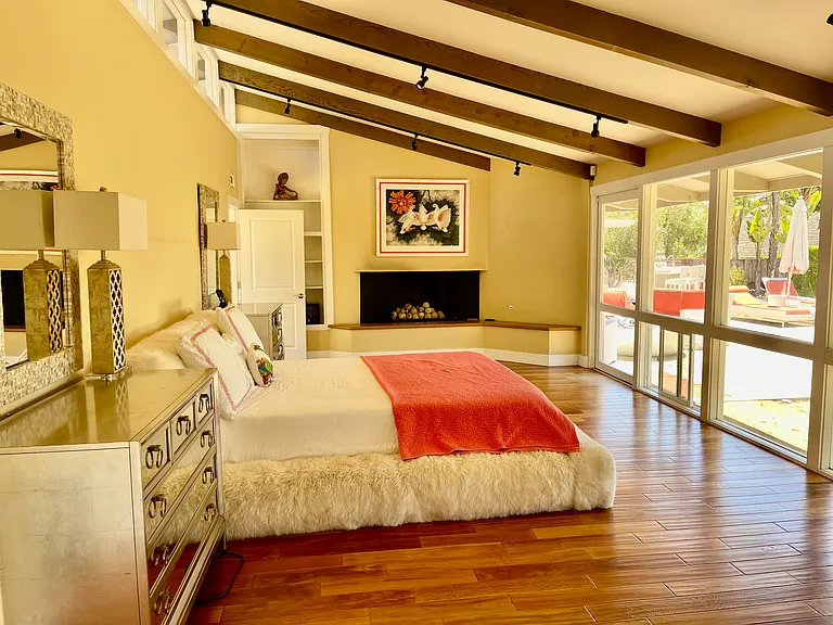 34 Hollins Dr — Photo 15