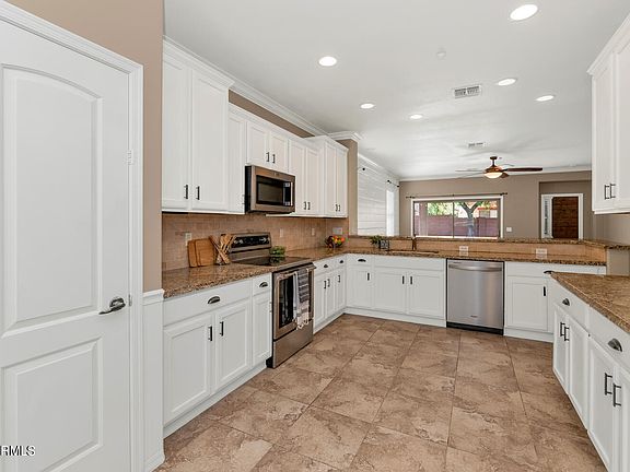 3rd image of 9043 W IONA Way