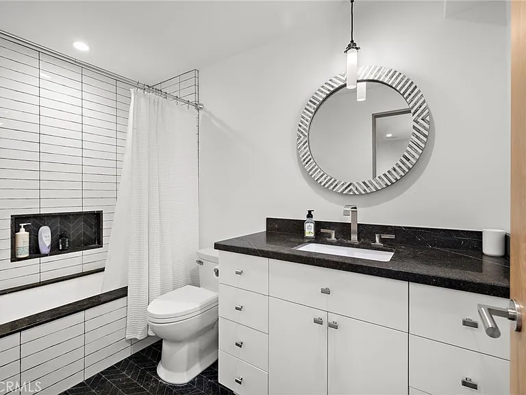 2629 Victoria Dr — Photo 27