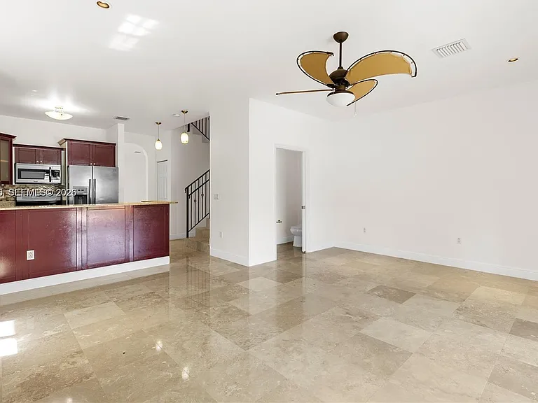 4023 SW 10th St — Photo 7