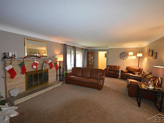 4th image of 3749 Mackinaw St
