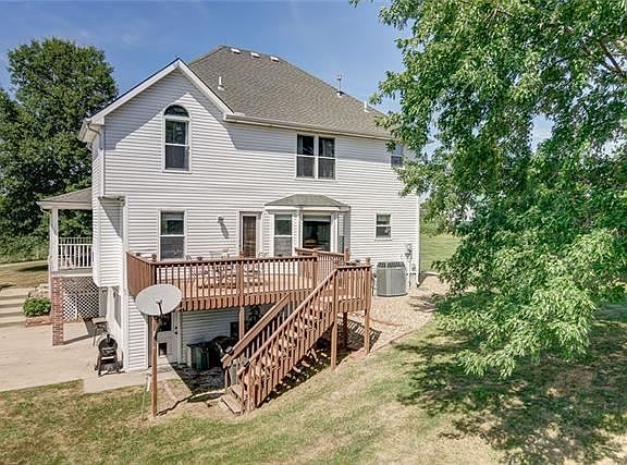 5th image of 7911 SE 212th St