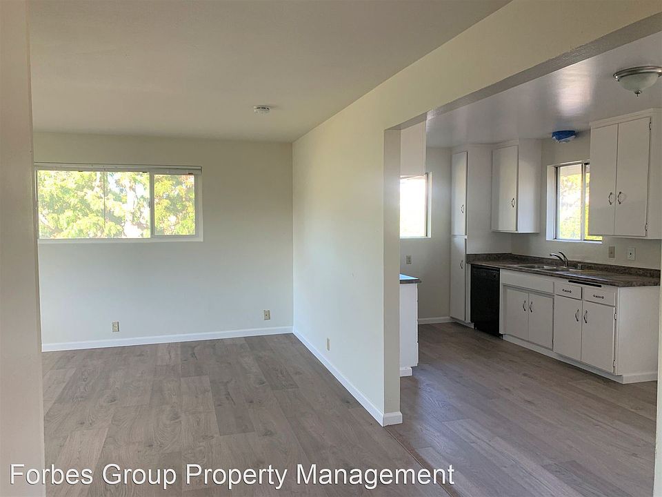1st image of 886 Castlewood Dr Unit 3