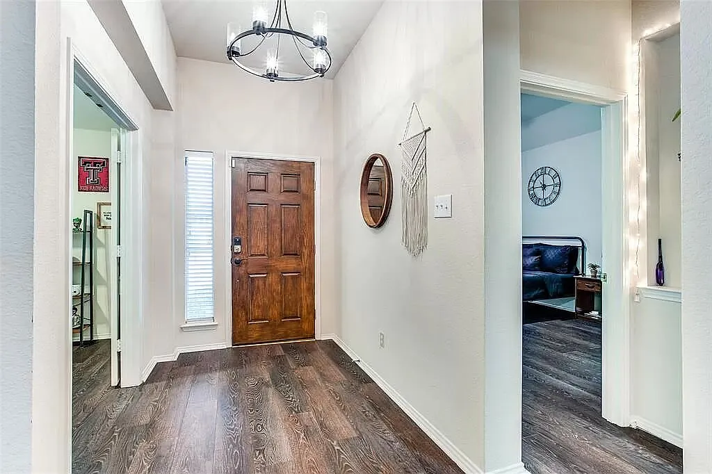 3 bed, 2.0 bath, 1594 sqft, $2,350 — Photo 4