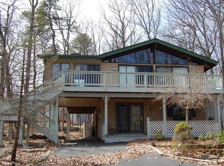 106 Corral Lane, Lords Valley, PA 18428