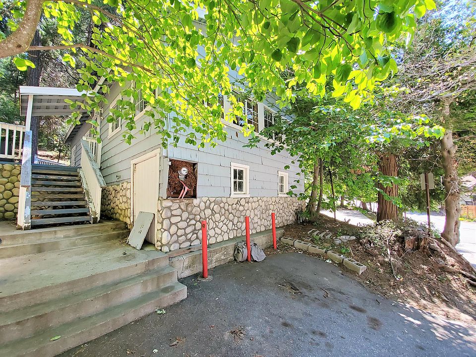 2nd image of 853 Lake Dr