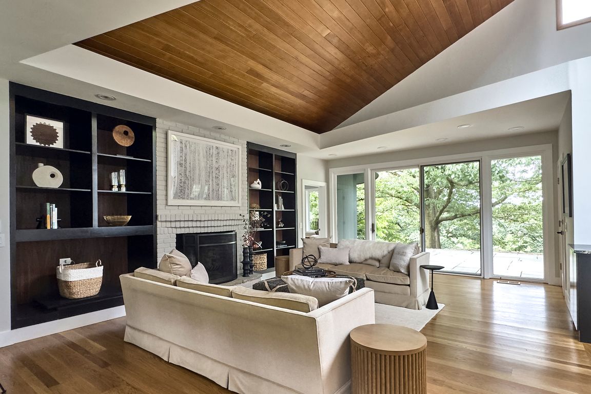 next background image