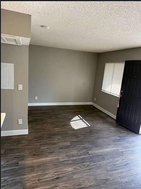 Studio, 400 sqft, $826 — Photo 4