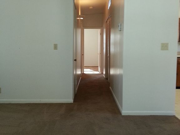 4th image of 620 Eastborough Ln