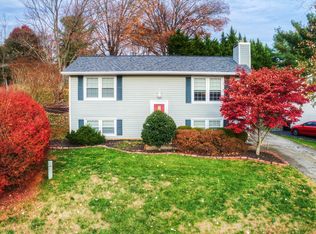 5635 Green Meadow Rd, Roanoke, VA 24018