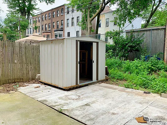 Rented by Batra Group Inc | media 8