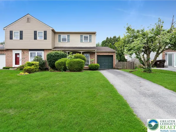 4160 Salem Dr, Emmaus, PA 18049